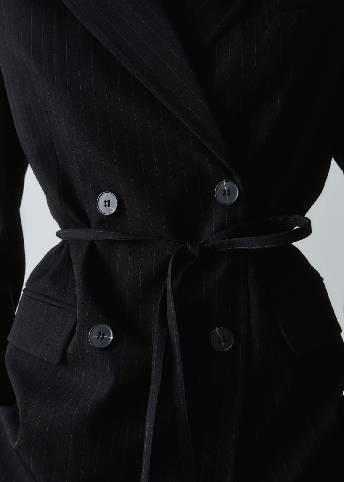 Double-breasted striped jacket with a thin belt - Image 4